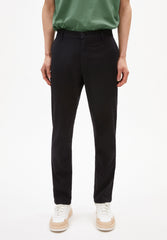 AATO REGULAR | black