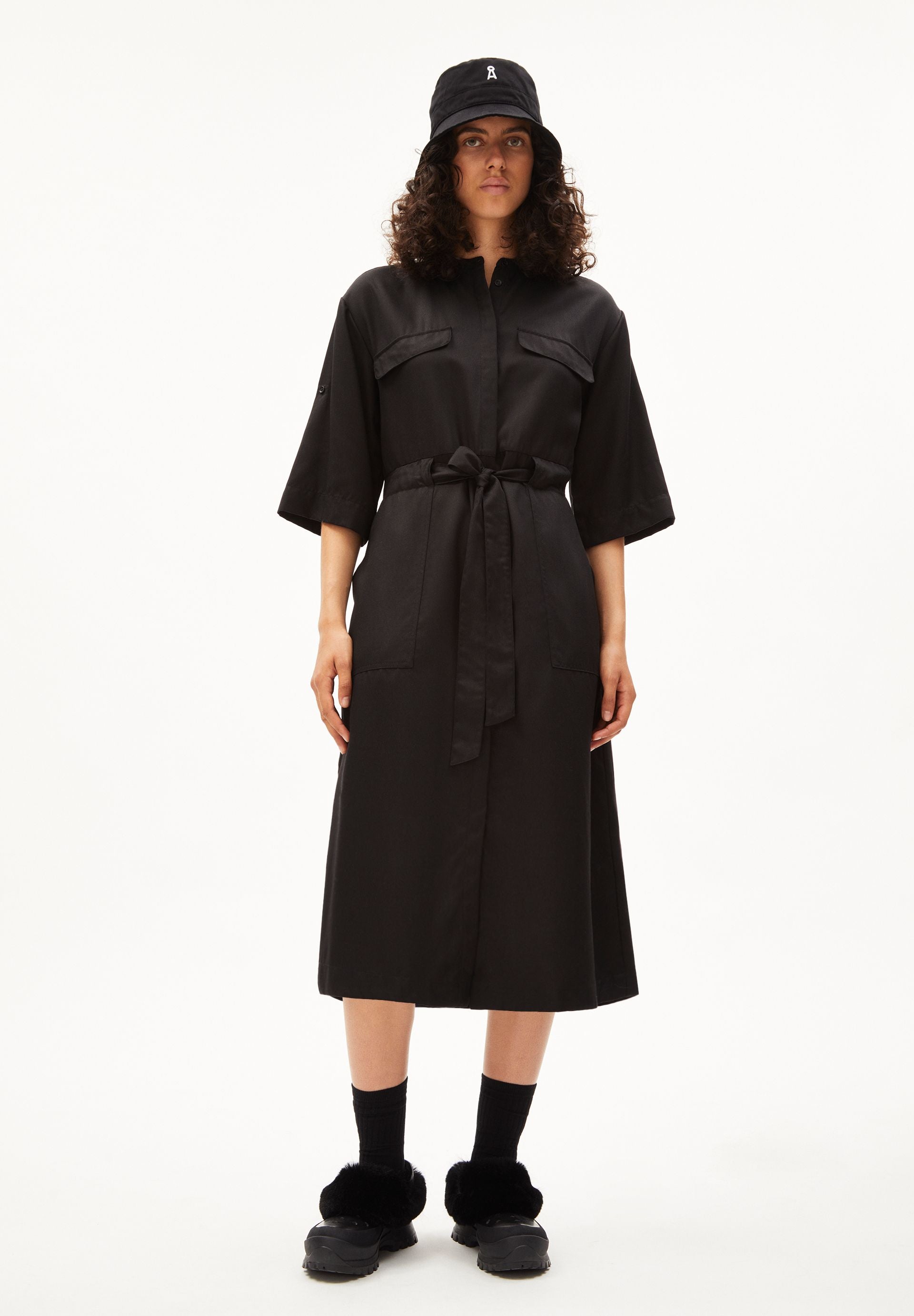 AAMREI | black