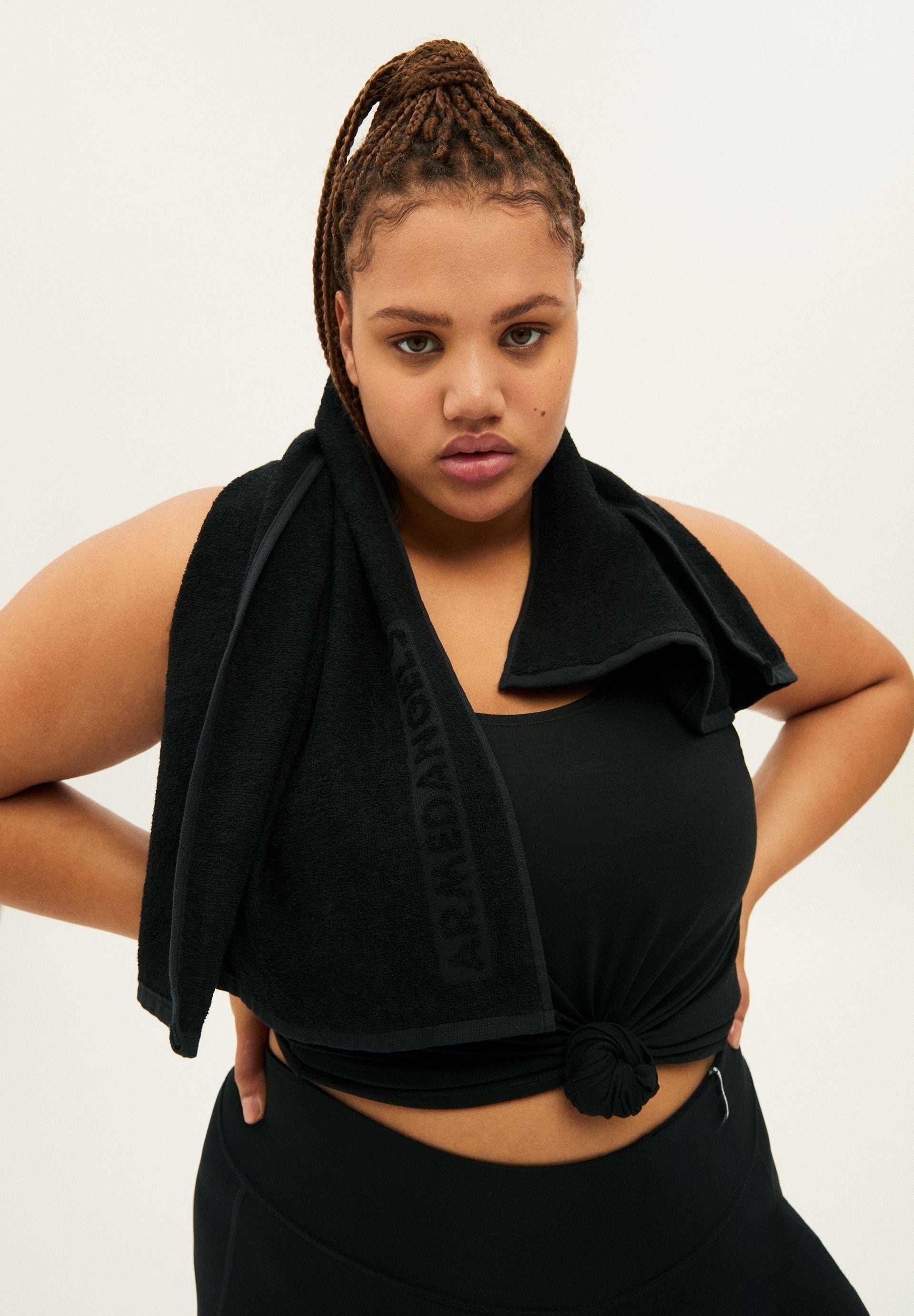 AARNI | black