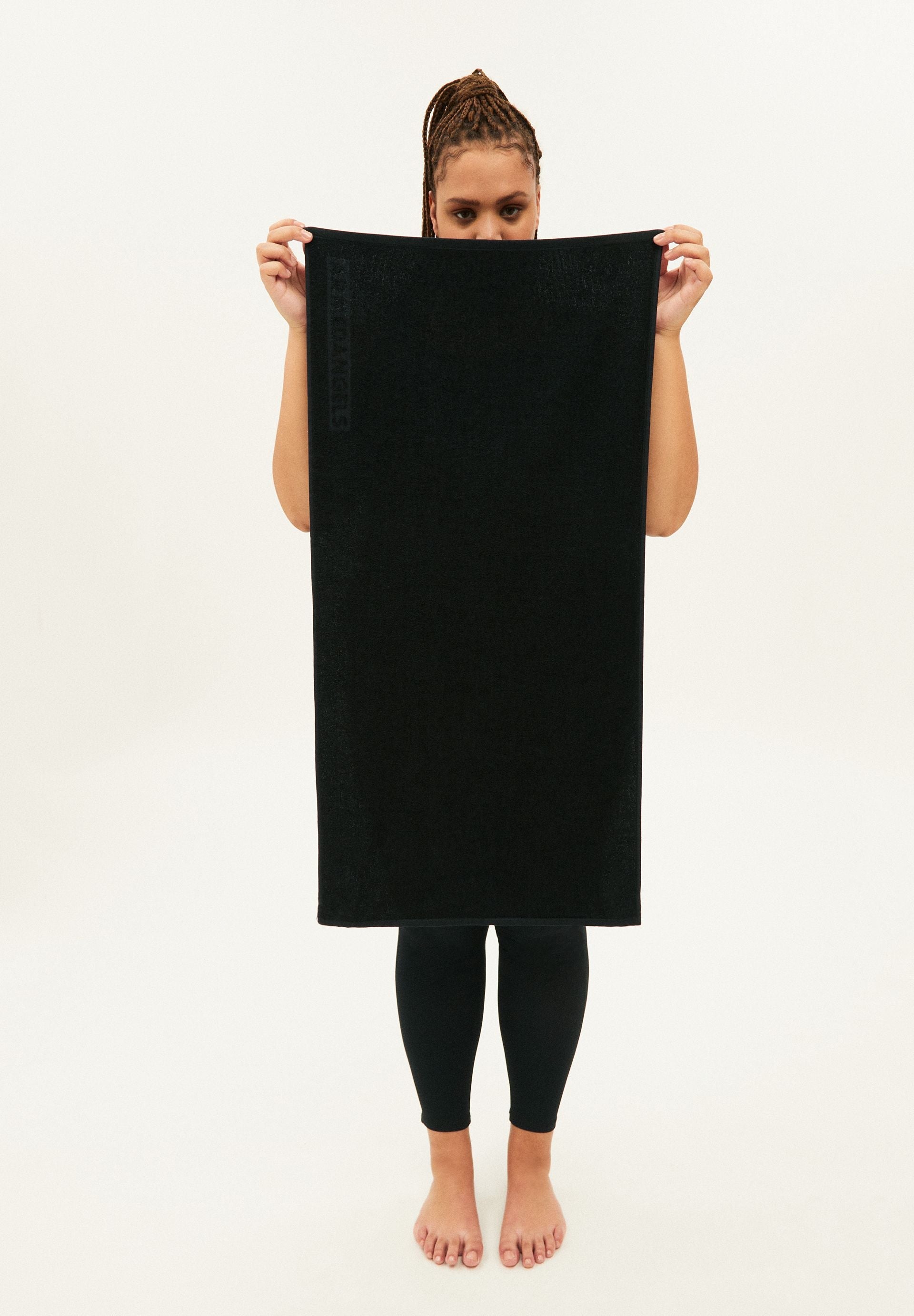 AARNI | black