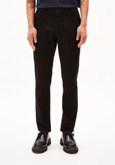 AATHAN | black